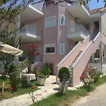 Dina's Luxury Apartment- Trikala, Apartamento *